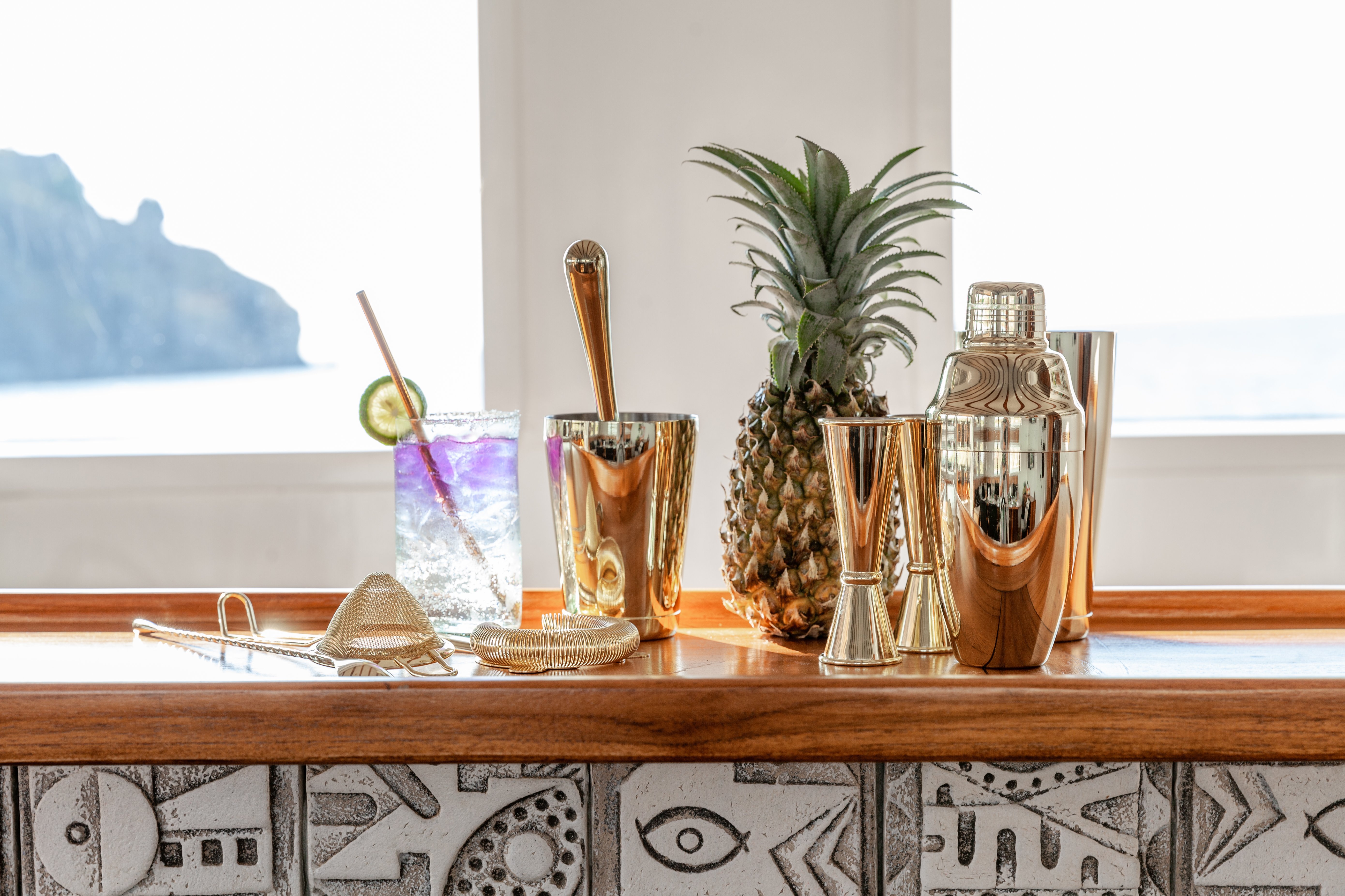 RBL_BAR_ CLOSE UP COCKTAIL_KNP_5559 x 3706_BALI INTERIORS-1